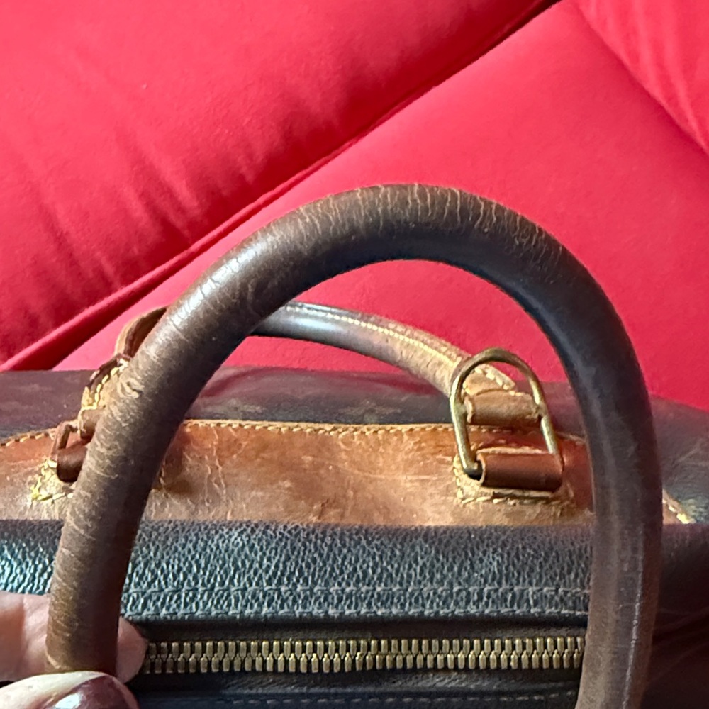 Have to sell ! Make me a reasonable offer ! 2000 Louis Vuitton bag - Picture 2 of 8
